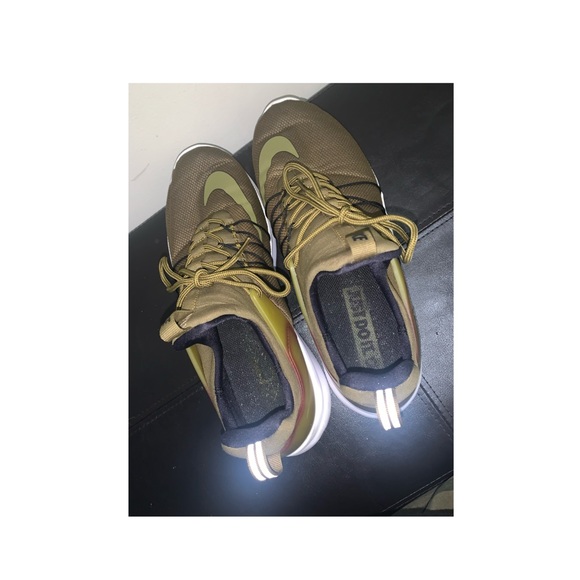 Women’s NIKE DARWIN Olive Textile Running Trainers - Picture 7 of 10